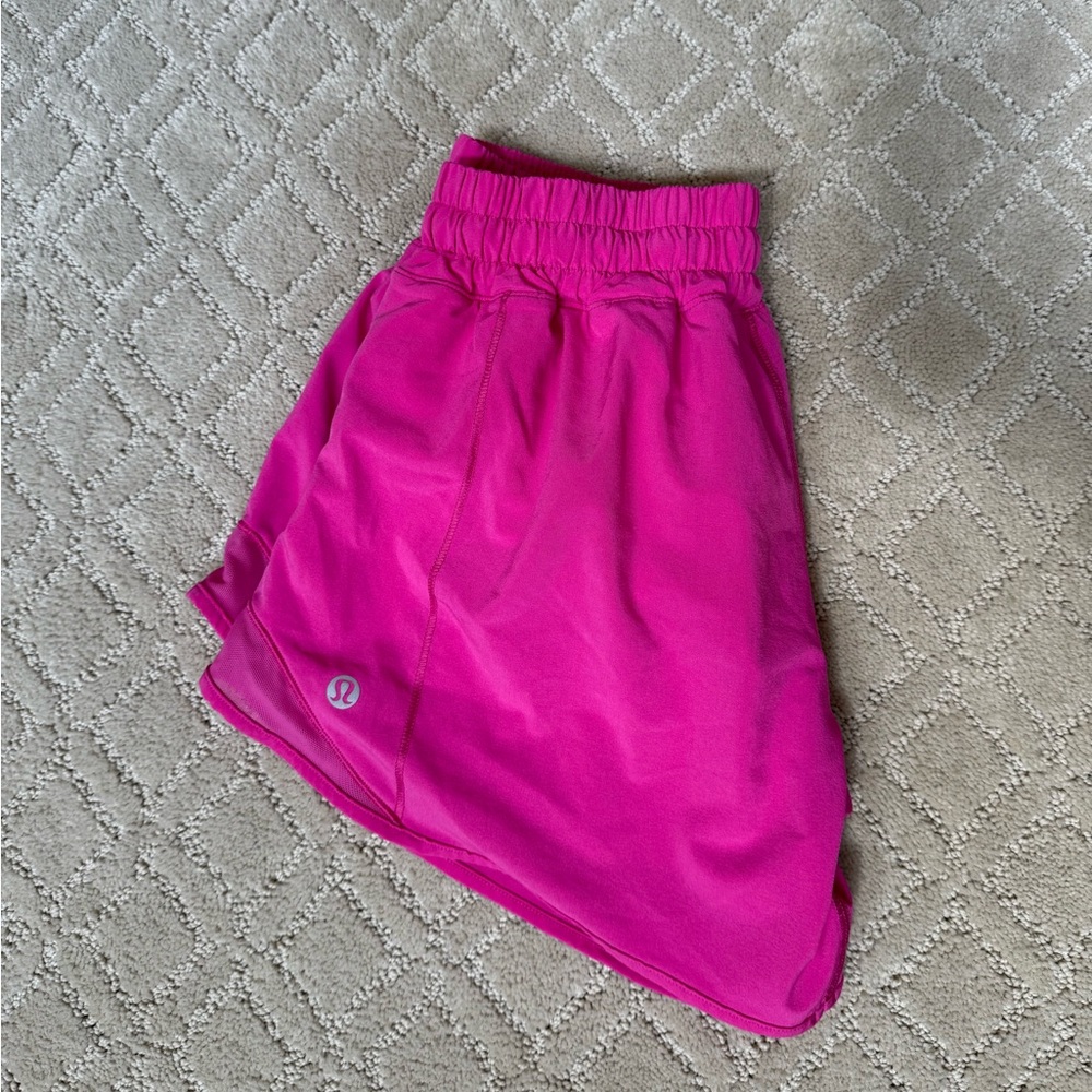 Lululemon Hotty Hot Low-Rise Lined Short 4”